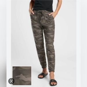 NWT Athleta Farallon Jogger